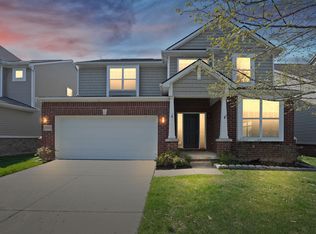 27111 Victoria Rd, Novi, MI 48374