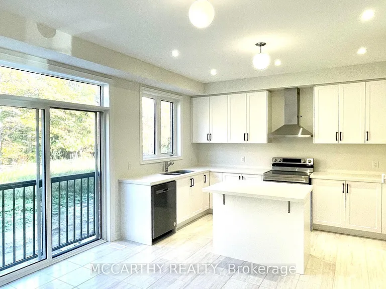 496 Black Cherry Cres — Photo 6