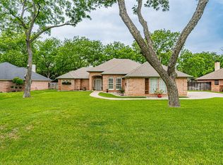 8928 Green Leaves Dr, Granbury, TX 76049
