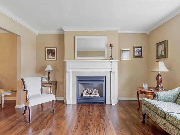 4th image of 6941 Lake Park Cir