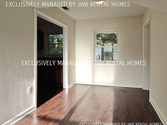 3rd image of 1042 Underhill Dr