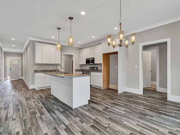 5th image of 4 Harris Creek Trl