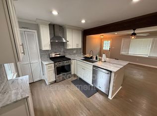 102 E 96th St, Kansas City, MO 64114