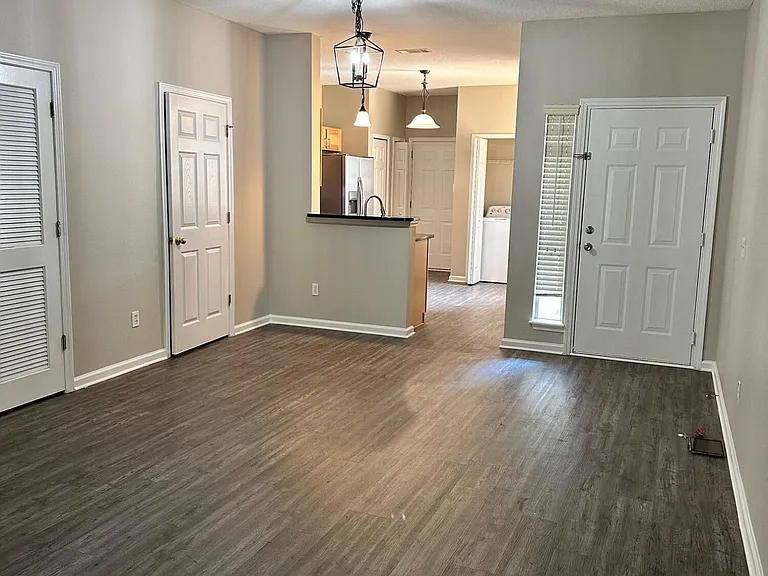 264 Scrub Jay Dr — Photo 5