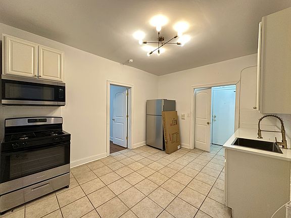 2nd image of 164 Clinton Ave APT B4