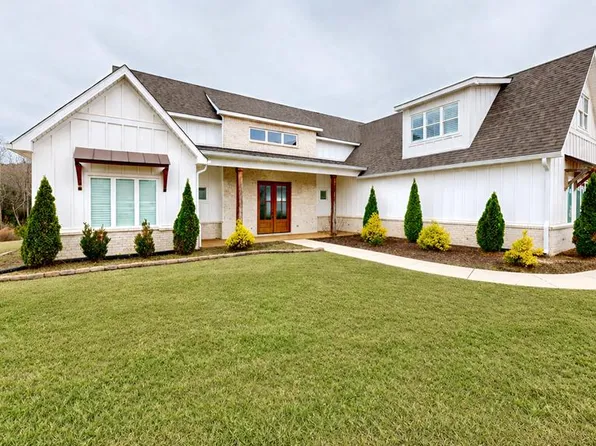 300 Mullholland Dr, Enterprise, AL 36330