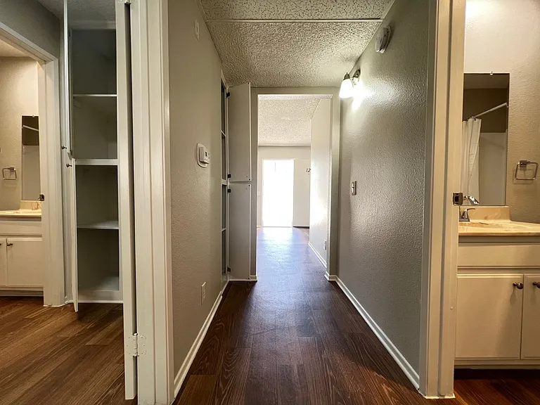 17740 Scherzinger Ln — Photo 7
