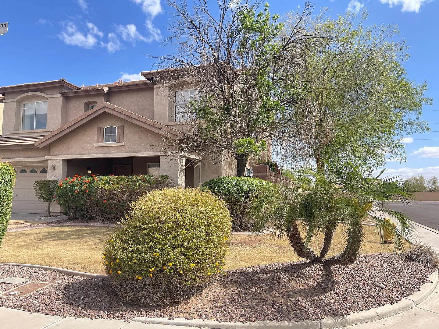 5 bed, 2634 sqft, $3,300 — Photo 2