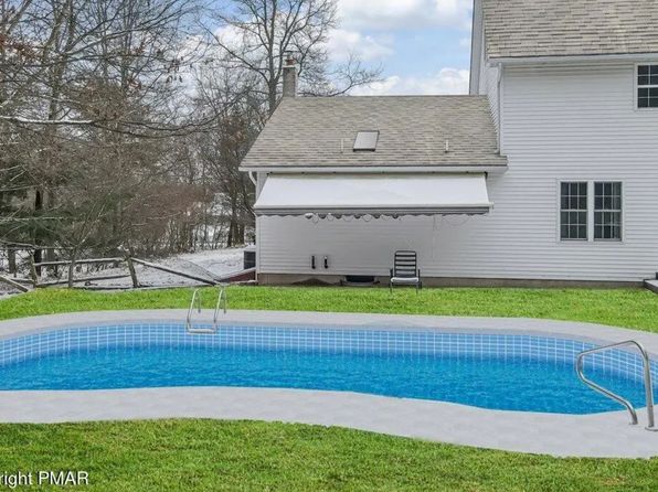128 Colleen Dr