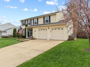 12521 Cliff Edge Dr, Herndon, VA 20170