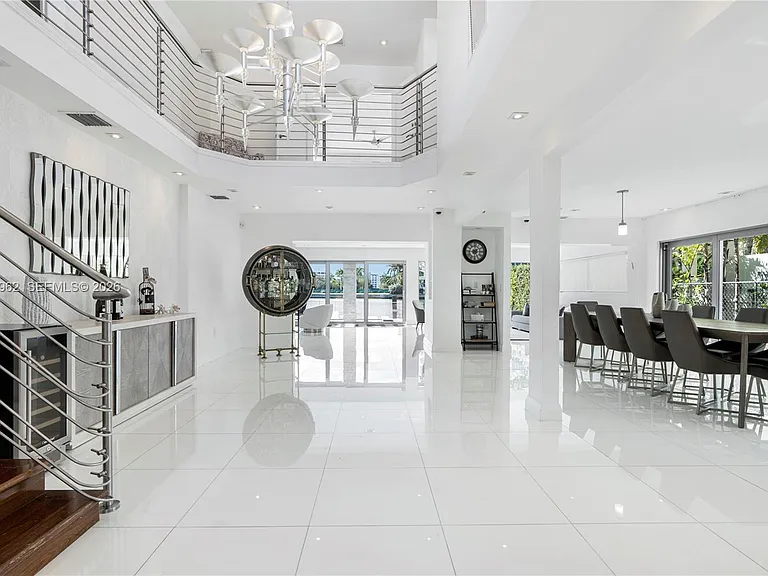 9380 Bay Dr — Photo 17