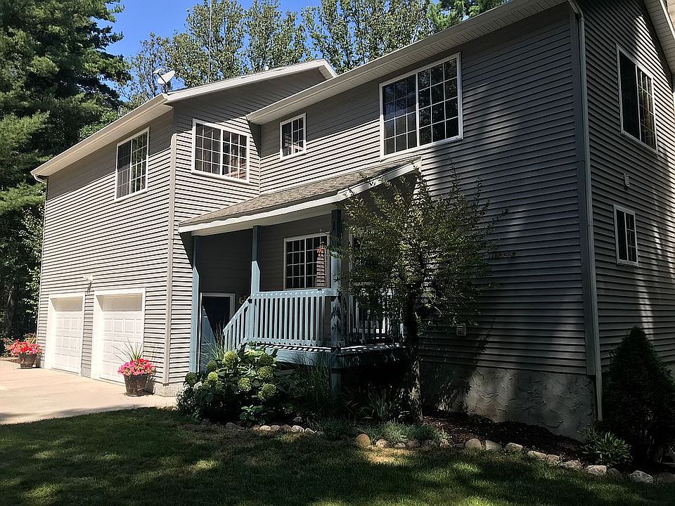 1st image of 14718 Montcalm Ave NE
