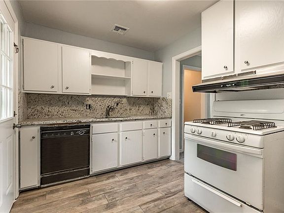 5th image of 2113 Brighton Ave
