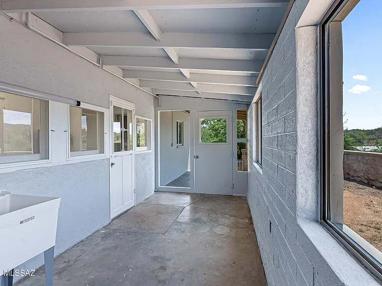 730 N Robles Rd — Photo 21