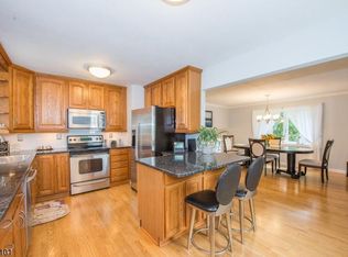 4 Eileen Ct, Wharton, NJ 07885
