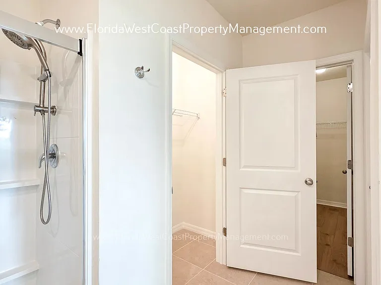 2836 Greenleaf Ter — Photo 23