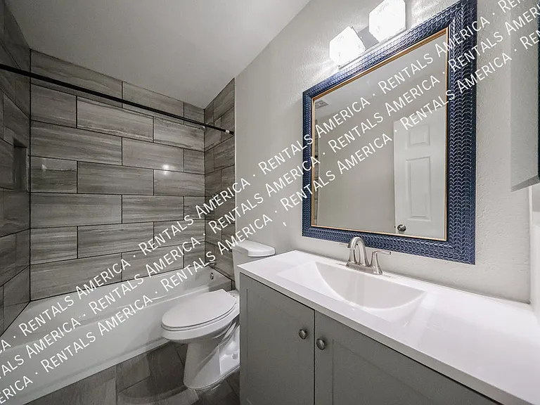 2902 W Straford Dr — Photo 24