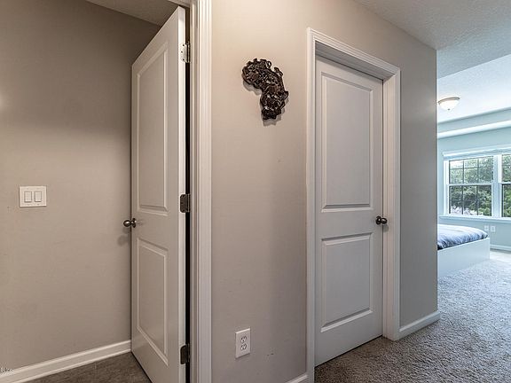 5th image of 3670 Creswick Cir Unit E