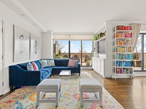 400 East 70th Street image 3 of 21