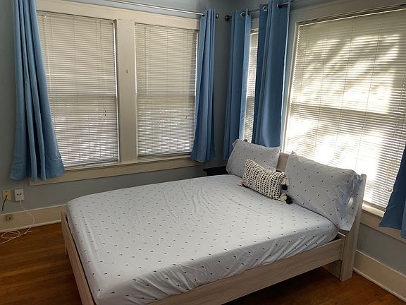 5th image of 1536 Hawthorne St APT 1