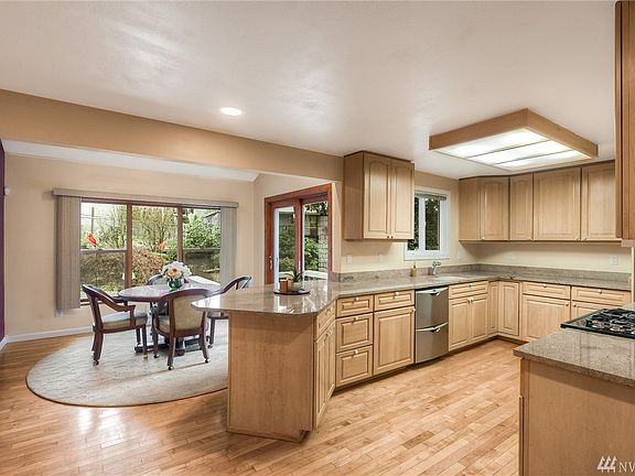 Light-Filled Open Rooms!