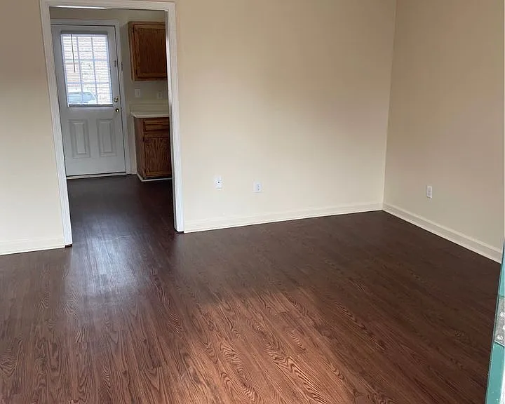 131 Alycia Dr — Photo 1
