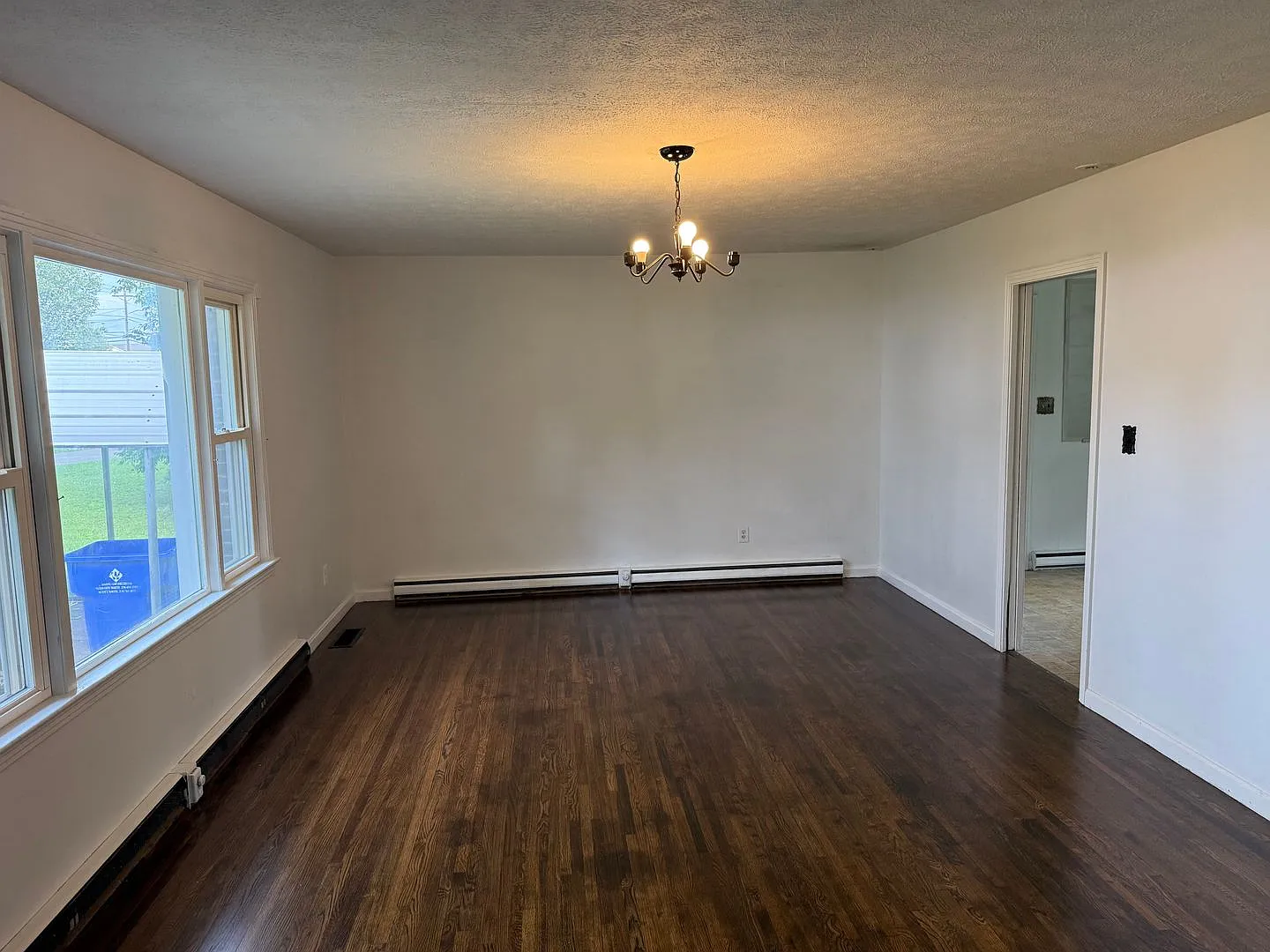 3 Bed/2 Bath House — Photo 2