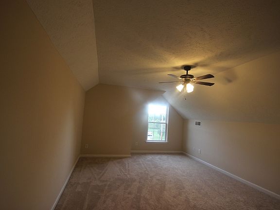 5th image of 306 Jericho St