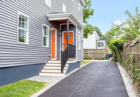 3rd image of 6 Brook St #2