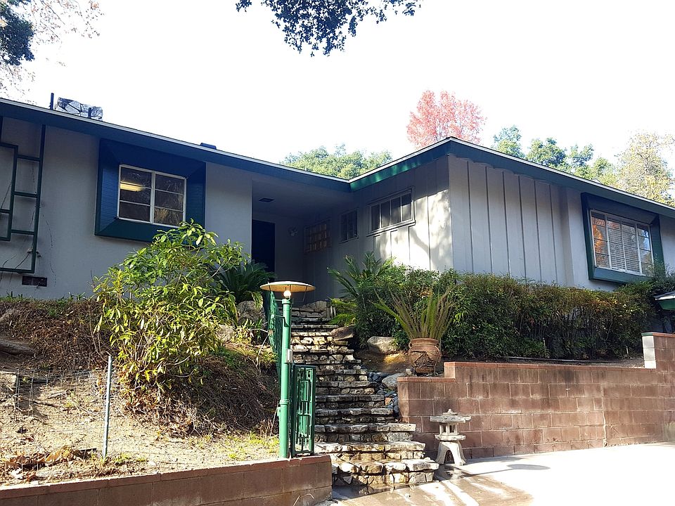1st image of 2907 E Chevy Chase Dr