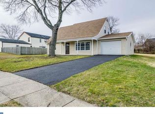 27 Melbourne Ln, Willingboro, NJ 08046