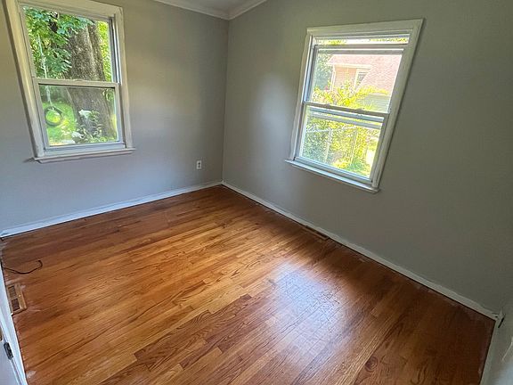 5th image of 7 Merriewold Ln N