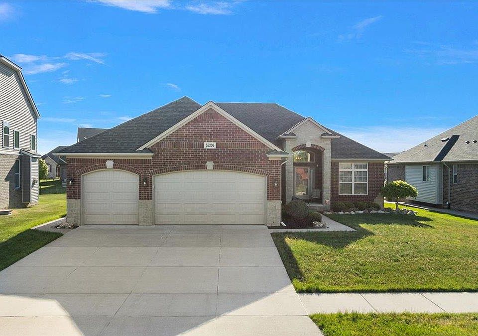 1st image of 55206 Sarazen Dr
