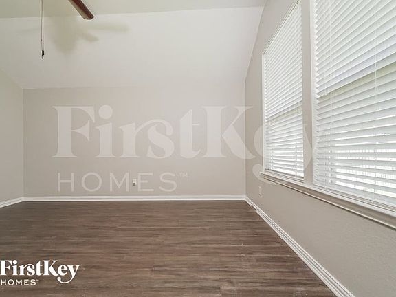 3rd image of 1521 Toucan Dr