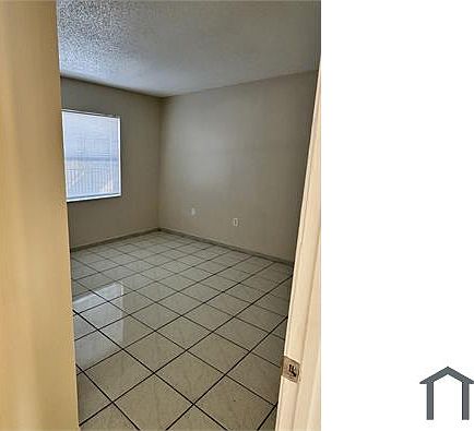 4th image of 305 W 68th St