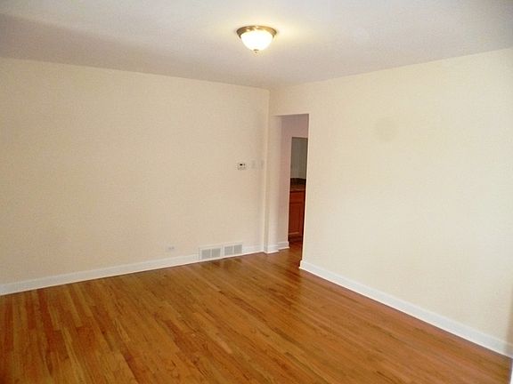 5th image of 20601 Greenwood Dr