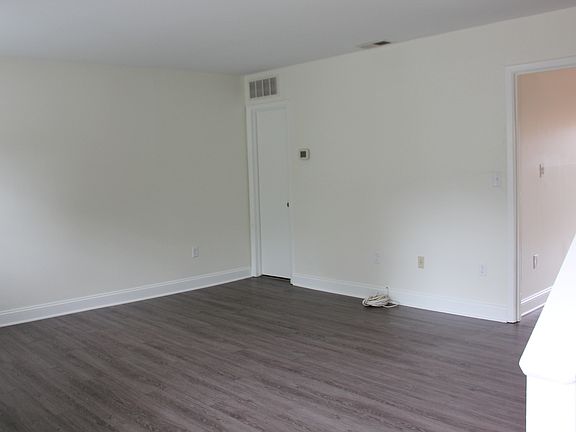 3rd image of 904 Bethany Ct