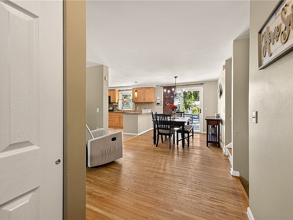 5th image of 409 Ballad Ave