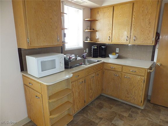 4th image of 6487 Lawnwood Ave