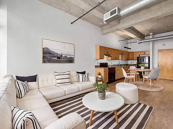 4th image of 1004 Baltimore Ave APT 617