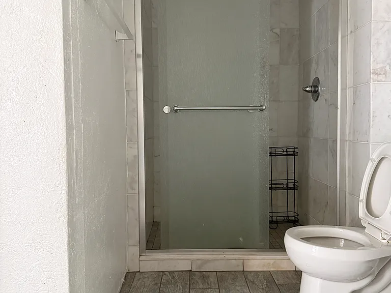 1011 Cherry St #4F — Photo 11