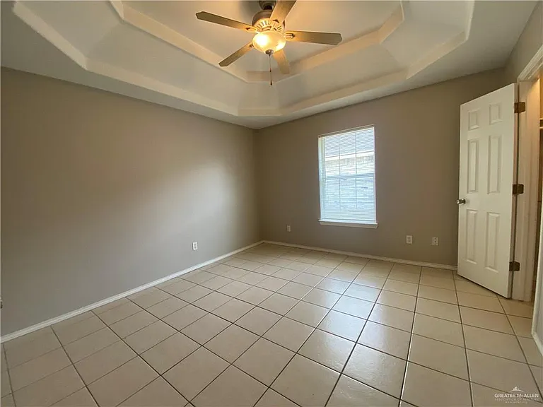 1403 Tampa St — Photo 7