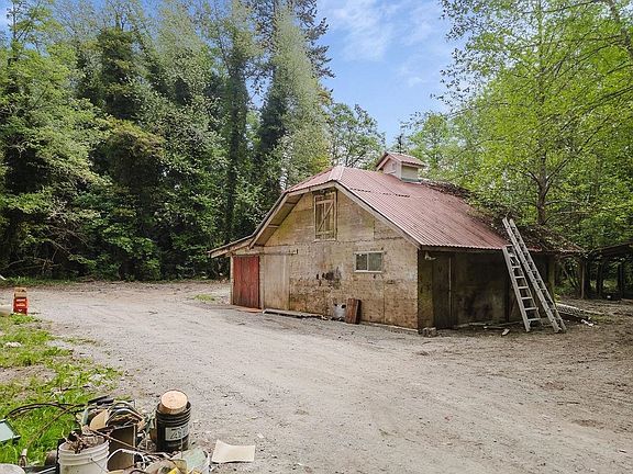 2nd image of 1575 Burton Rd