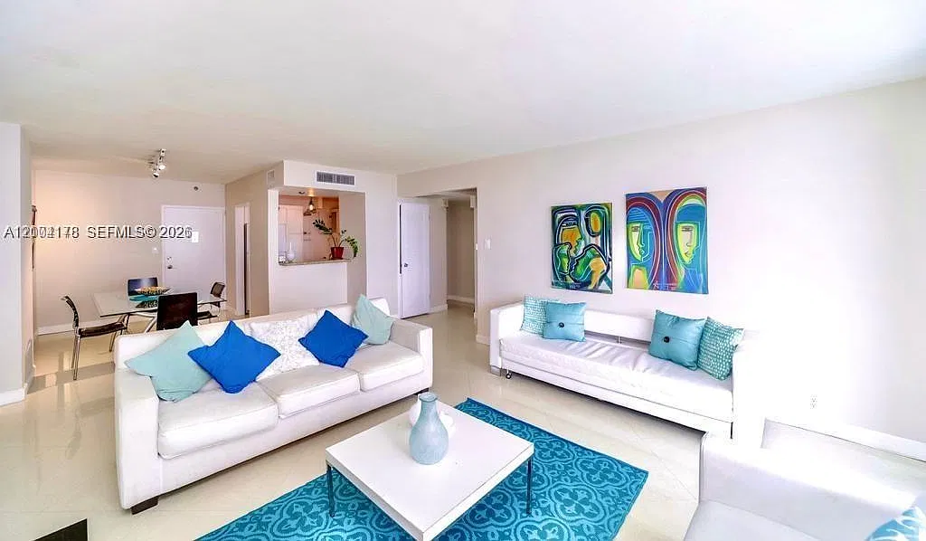 Mirador 1200 Condo — Photo 3