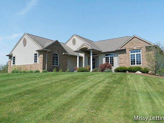 2nd image of 4141 Cannon Hills Ct NE