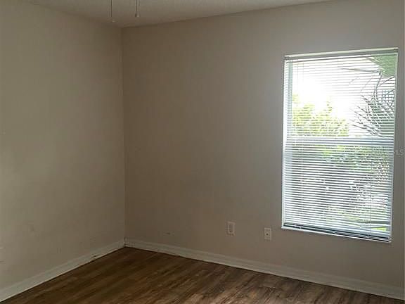 4th image of 25 Buffalo View Ln
