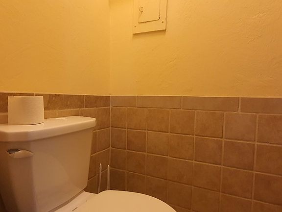 5th image of 16 E Avenue G