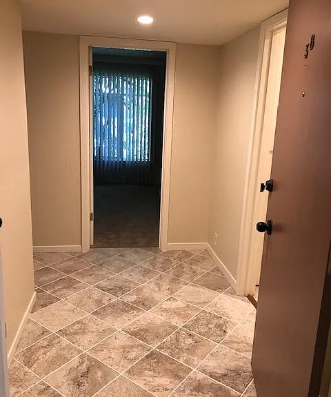 191 Throckmorton Ave #3B — Photo 3