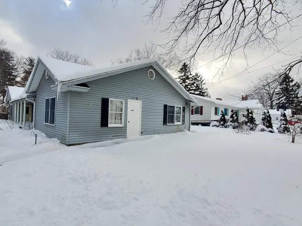 110 Alden St, Spring Lake, MI 49456