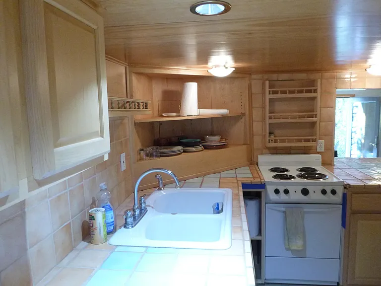 6746 Shaw Ave — Photo 3